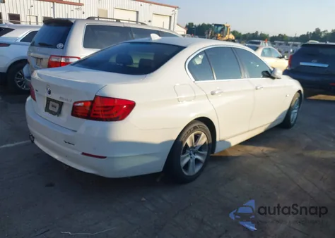 2013 BMW 528I xDrive из США, поврежденный, VIN WBAXH5C53DDW11955